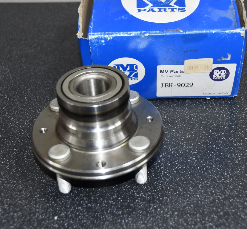 Ступица с подшипником в сборе Зад MITSUBISHI MIRAGE Carisma 95- COLT LANCER MV PARTS JBH-9029