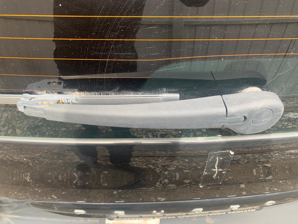 Поводок стеклоочистителя Зад PEUGEOT PARTNER TEPEE 1614257180 б/у