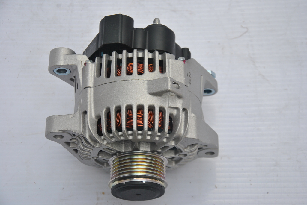 Генератор GENERAL PARTS ALHY010 HYUNDAI IX35 2.0 G4KD 10-, HYUNDAI Sonata 2.4 G4KC 110A