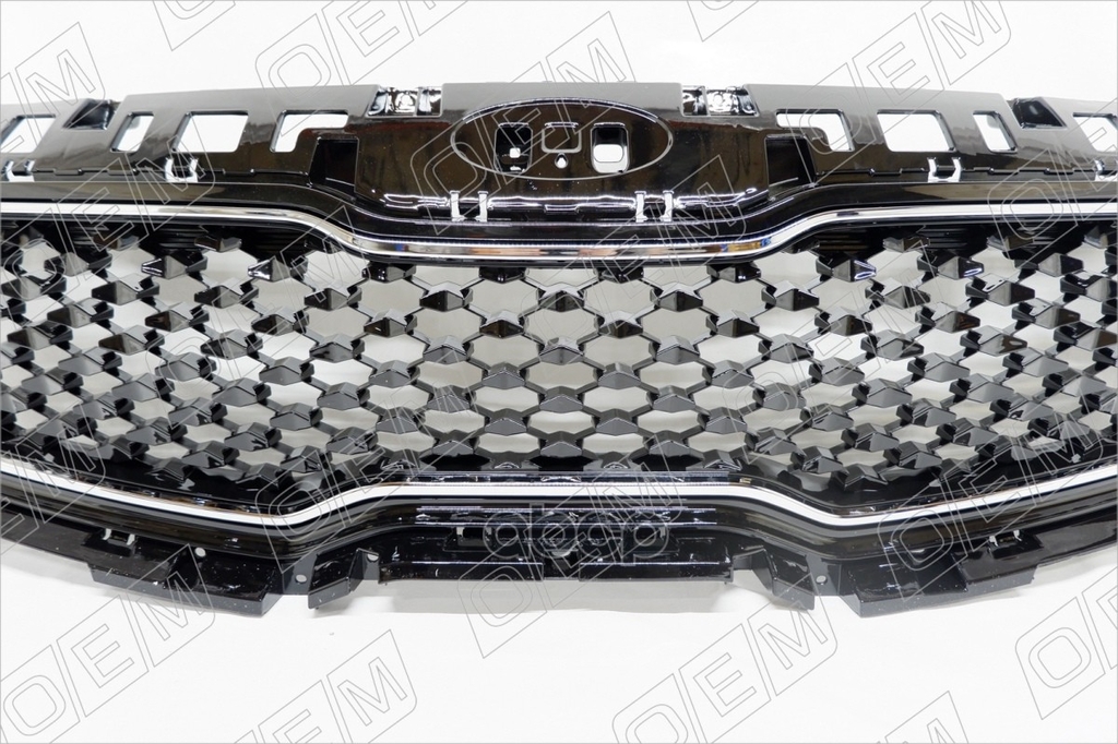 Решетка радиатора Kia Sportage 4 QL 2016-2018 O.E.M. арт. OEM3078