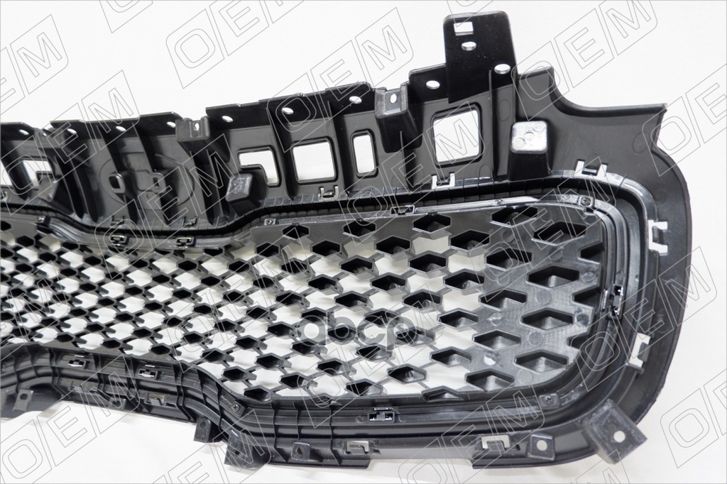 Решетка радиатора Kia Sportage 4 QL 2016-2018 O.E.M. арт. OEM3078