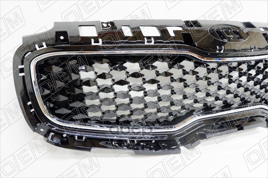 Решетка радиатора Kia Sportage 4 QL 2016-2018 O.E.M. арт. OEM3078