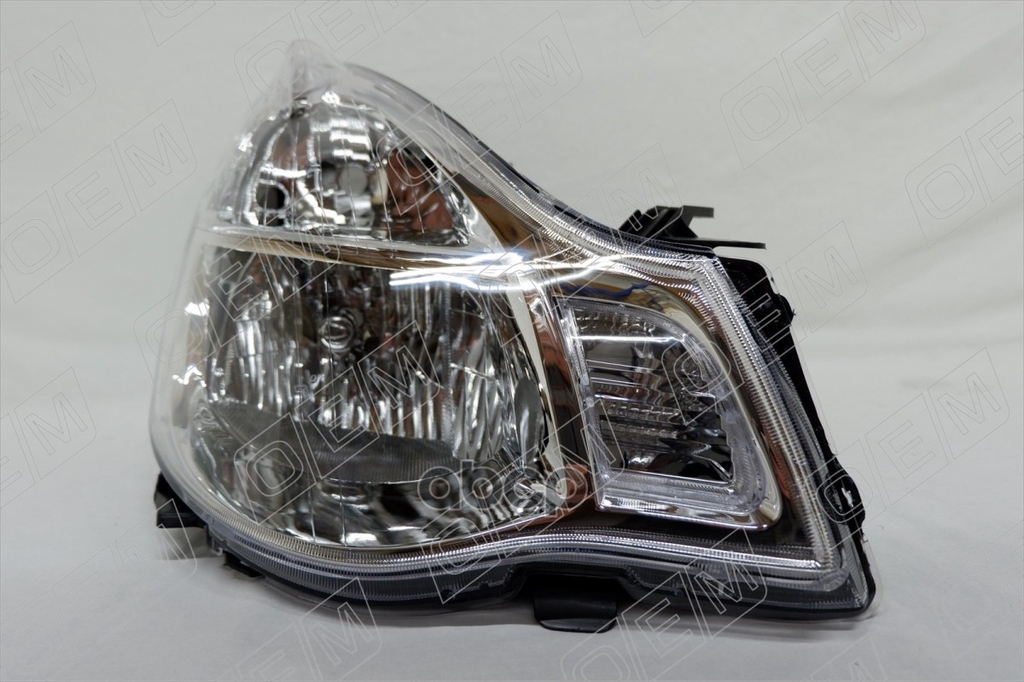 Фара правая Nissan Almera G15 (2012-нв) O.E.M. арт. OEM0077FR