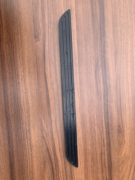 Накладка на порог Перед BMW X5 E70 7205263 б/у