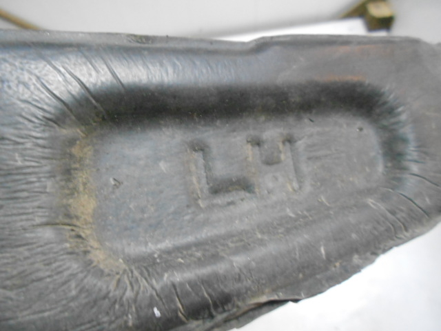 Уплотнитель крыла HYUNDAI Accent Перед. Лев. (б/у) 841421E010