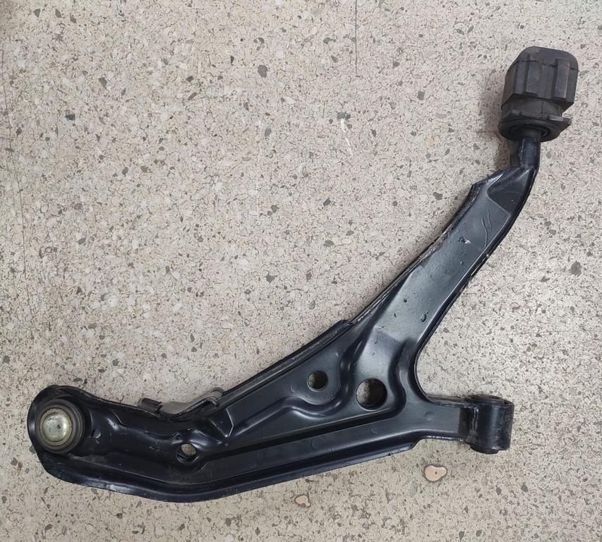 Рычаг подвески Перед Лев Низ NISSAN PRIMERA P10 90-96 DOLZ DLZ02V236