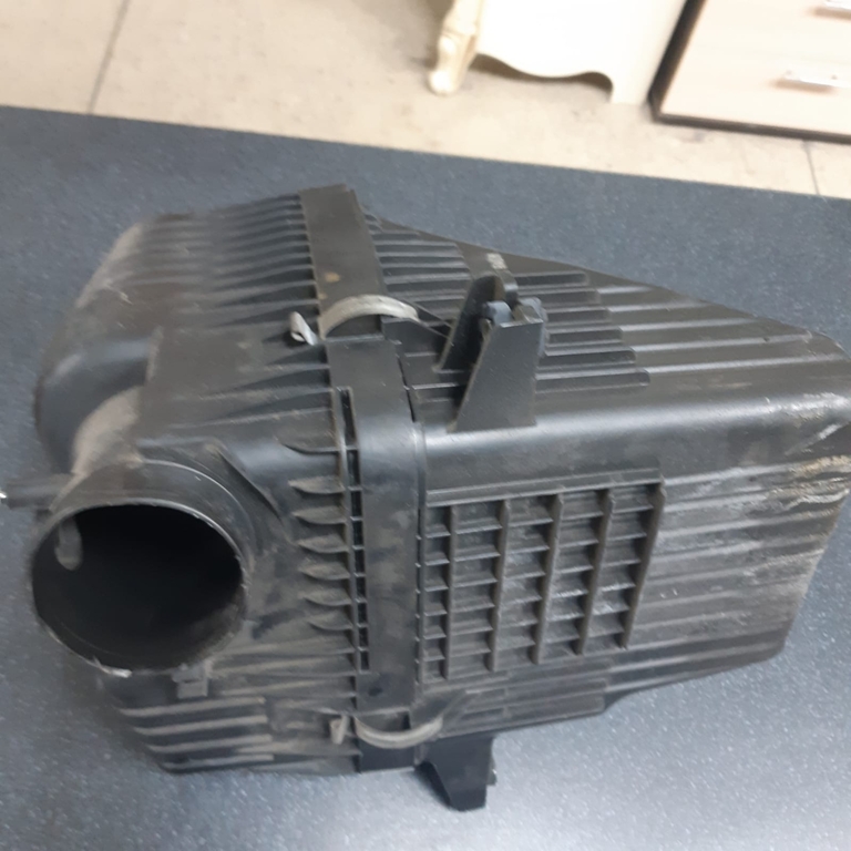 Корпус воздушного фильтра SUZUKI ESCUDO/Grand Vitara TDA4W J24B 2.4 л (Контрактный)