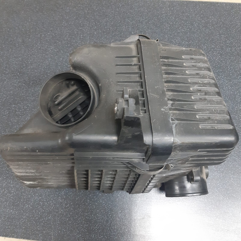 Корпус воздушного фильтра SUZUKI ESCUDO/Grand Vitara TDA4W J24B 2.4 л (Контрактный)