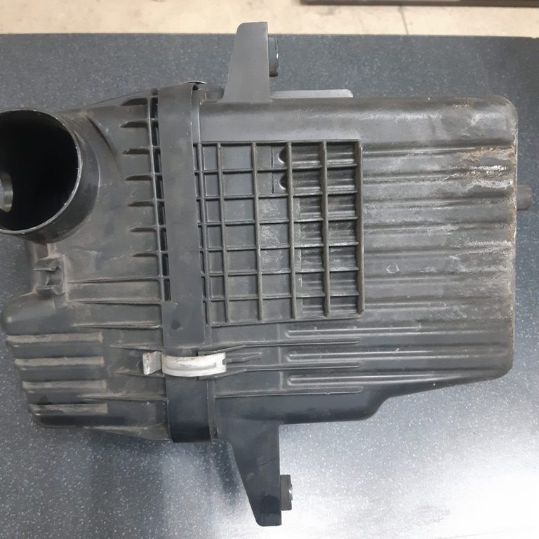 Корпус воздушного фильтра SUZUKI ESCUDO/Grand Vitara TDA4W J24B 2.4 л (Контрактный)