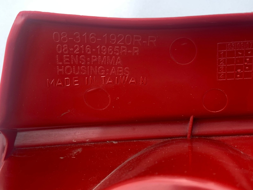 Фонарь Зад Прав MAZDA 3 BK 2161965RUER б/у