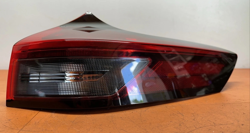 Фонарь светодиодный Зад Прав Nissan Rogue NISSAN 22023789