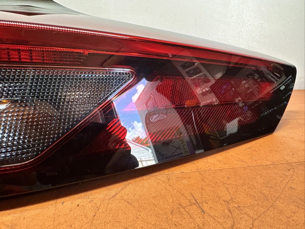 Фонарь светодиодный Зад Прав Nissan Rogue NISSAN 22023789