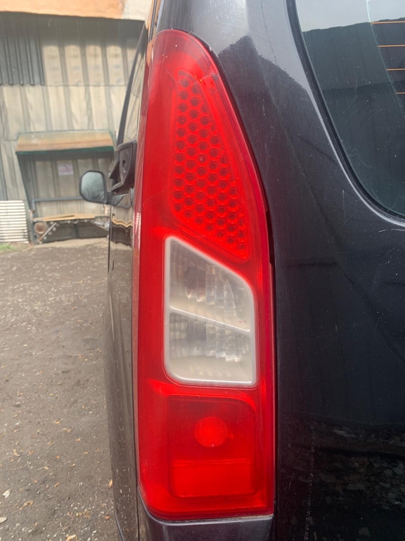 Фонарь Зад Лев PEUGEOT PARTNER TEPEE 6350FH б/у