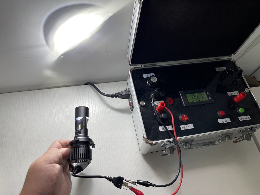 Светодиодные лампы с линзой T1L, Led лампы H4 белый свет