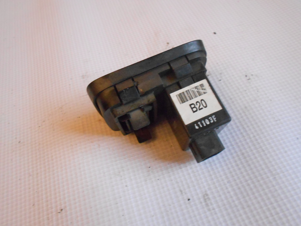 Кнопка регулировки фар HYUNDAI Accent (б/у) 9337025000