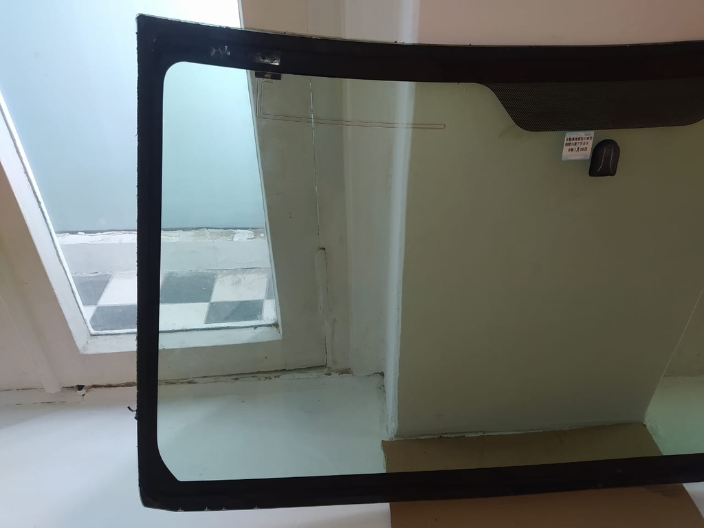 Стекло лобовое Suzuki Escudo / Grand Vitara TD54W TD94W TDA4 OEM 8451065J105PK