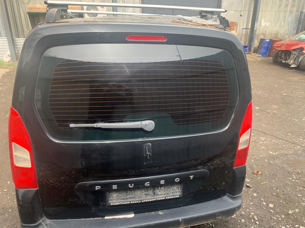 Дверь багажника PEUGEOT PARTNER TEPEE 8701Y6 б/у