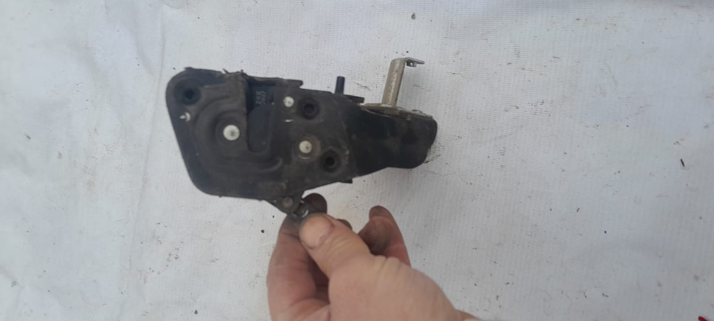 Замок двери Зад Лев HYUNDAI ACCENT 8141025000 б/у