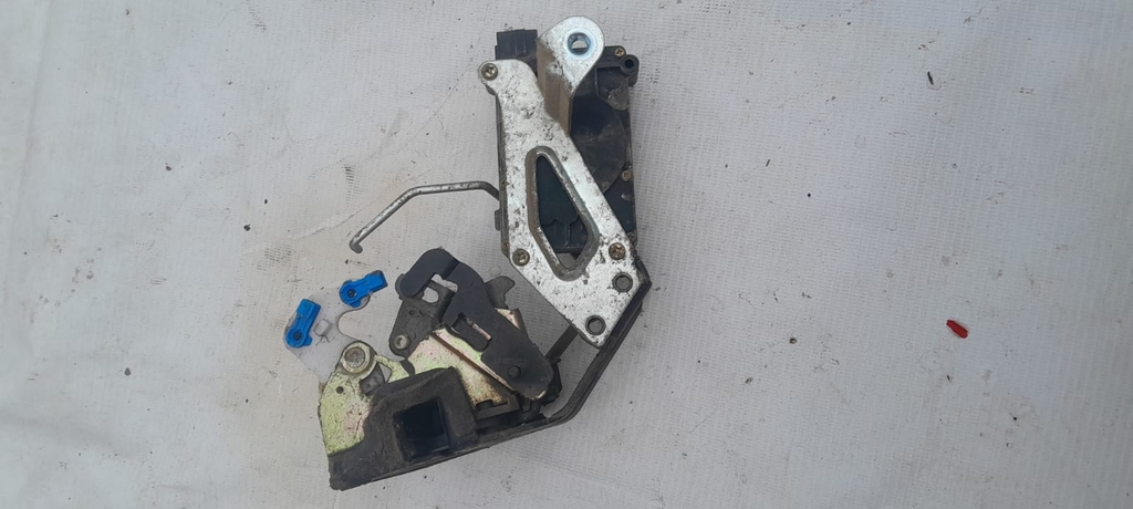 Замок двери Зад Лев HYUNDAI ACCENT 8141025000 б/у
