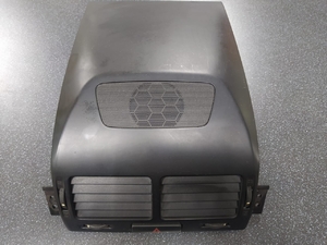 Центральная Консоль Suzuki Escudo TDA4W OEM 7382165J1