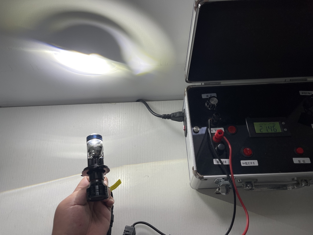 Светодиодные лампы с линзой P5, Led лампы H4 белый свет