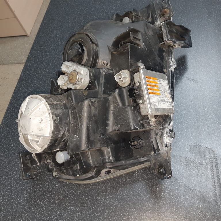 Фара SUZUKI Grand Vitara TDA4W 2008 Перед.Лев. (Контрактный)