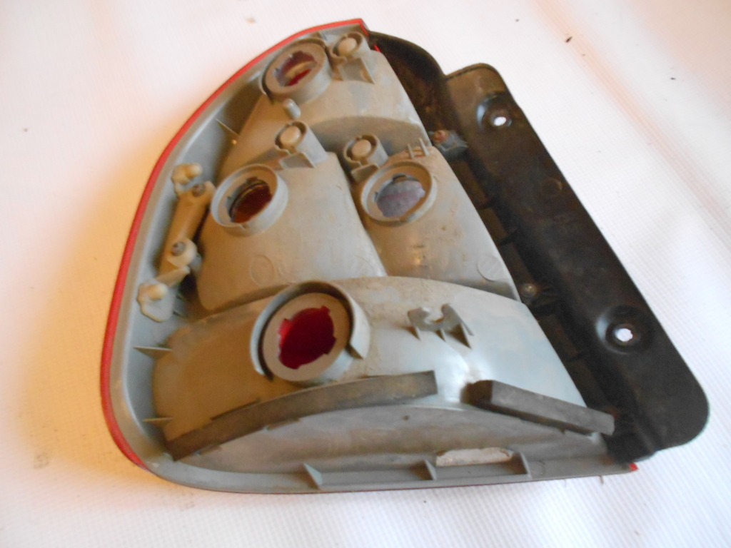 Фонарь HYUNDAI Accent Прав (б/у) 9240225020