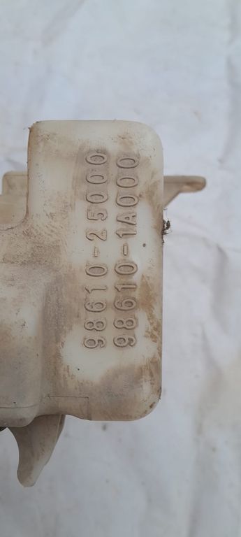 Бачок омывателя HYUNDAI ACCENT 9861025000 б/у