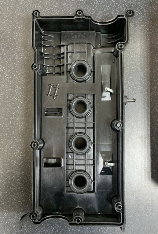 Крышка клапанная HYUNDAI 2241026635 HYUNDAI ACCENT
